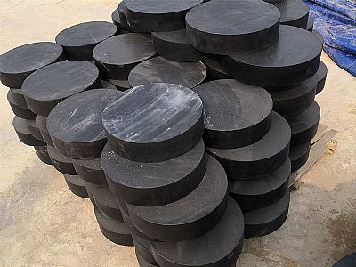 曹县板式橡胶支座由若干层橡胶片与薄钢板经加压硫化